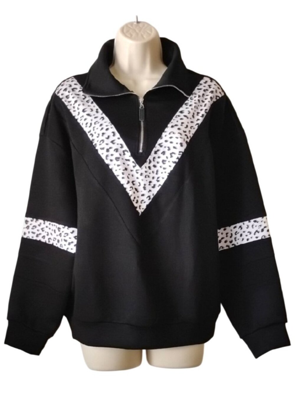NWT ZJCT Oversized Collared Half Zip Pullover Sweatshirt M Black Animal